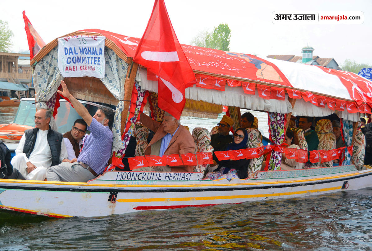 lok sabha election 2019: farooq abdullah rally in dal lake through shikara at srinagar kashmir