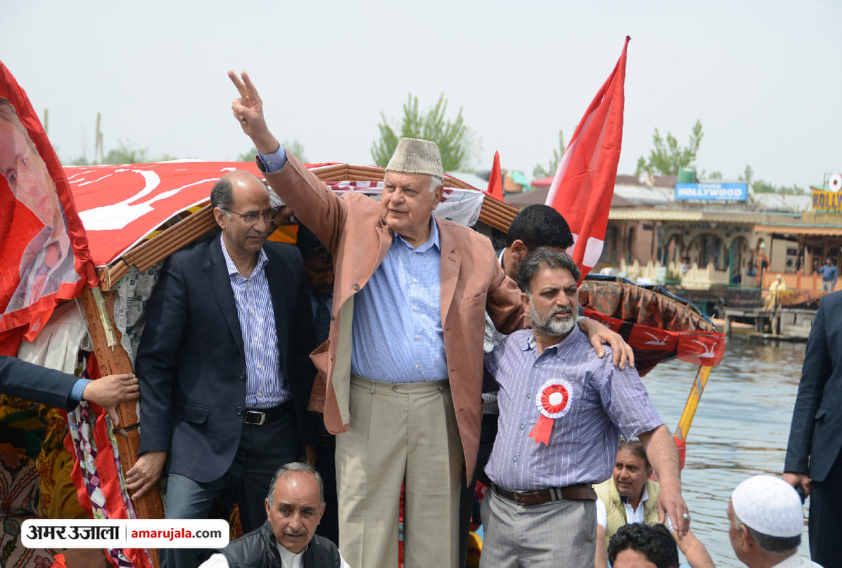 lok sabha election 2019: farooq abdullah rally in dal lake through shikara at srinagar kashmir