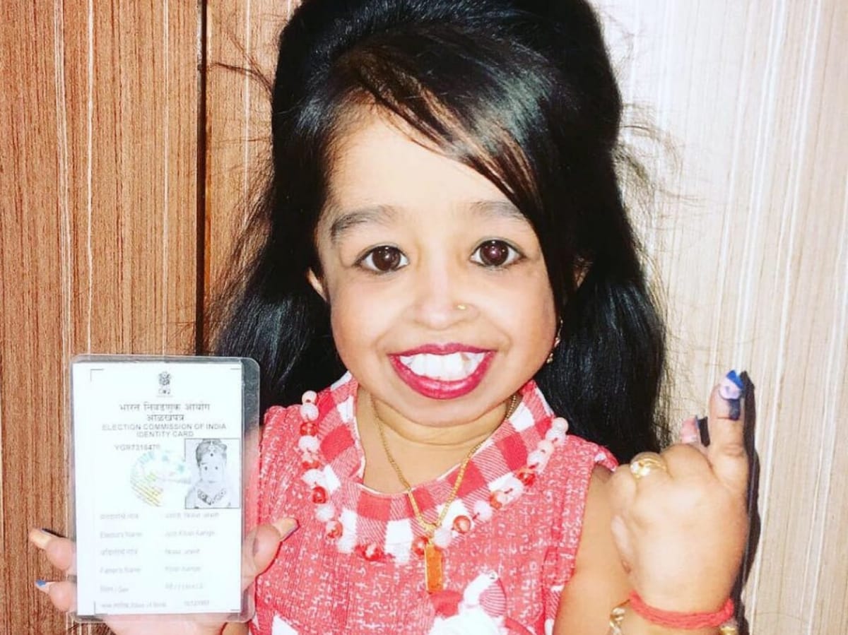 Lok Sabha Chunav 2019: Worlds smallest women cast her vote in Nagpur