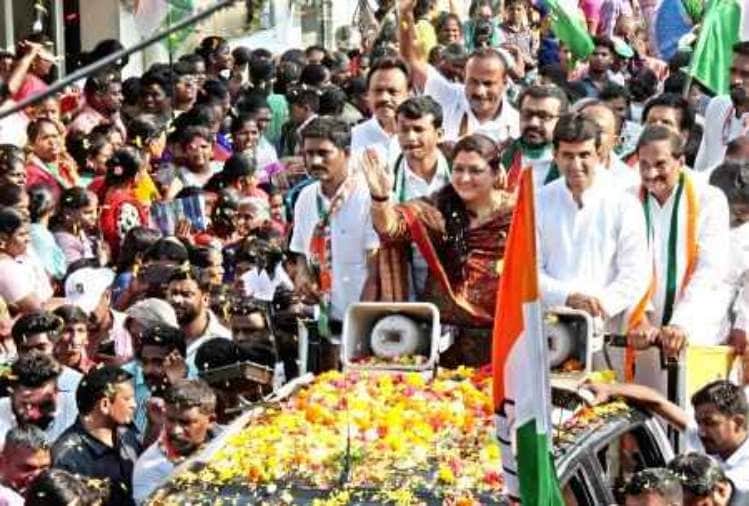 actress and congress leader slap a man in campaign video viral