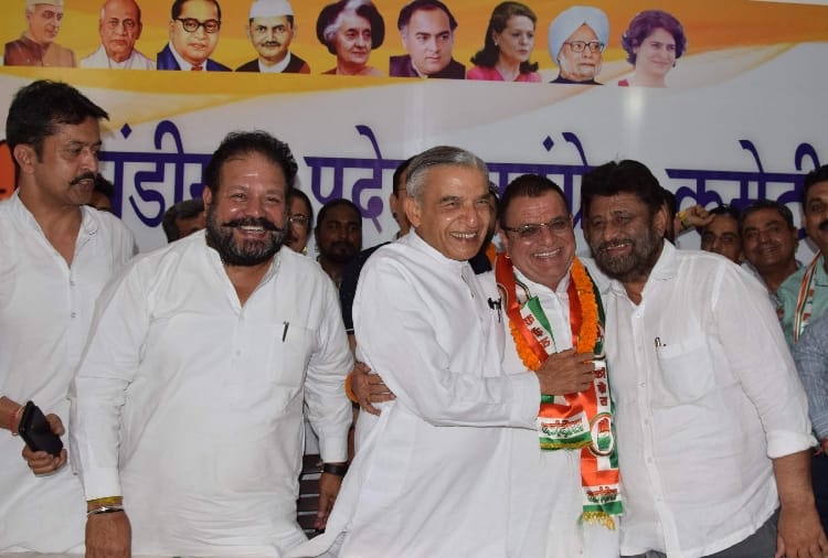Lok sabha election 2019, Former mayor gurcharan das kala joins congress in Chandigarh