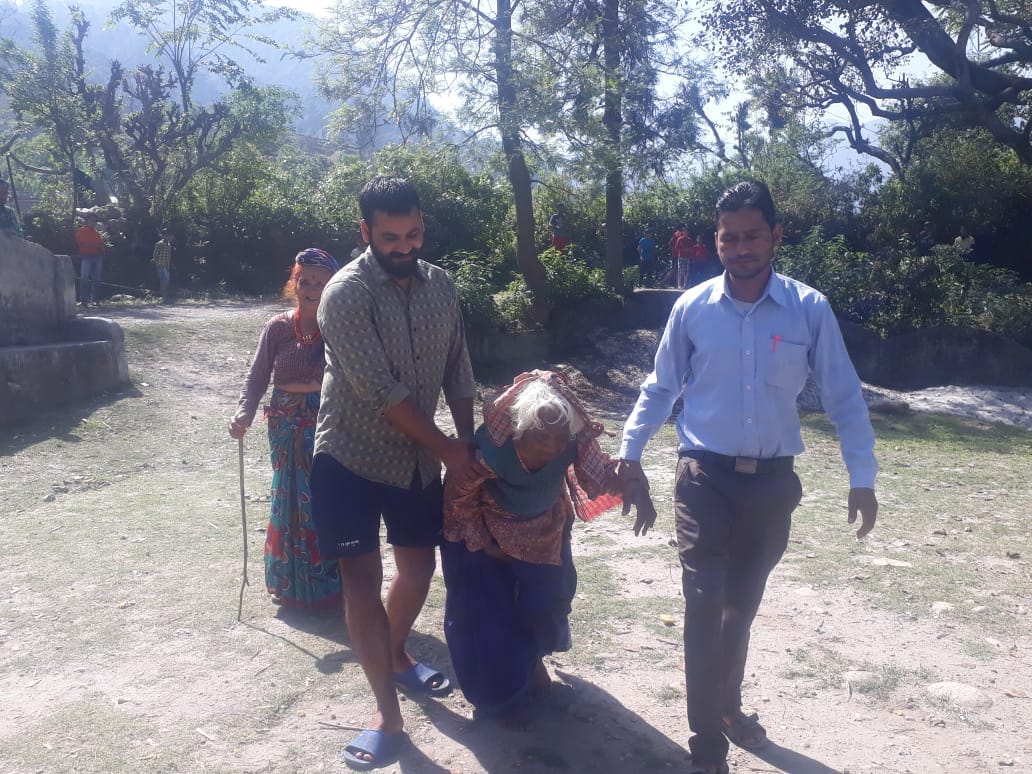 lok Sabha Elections 2019 uttarakhand 100 plus old age voter photos