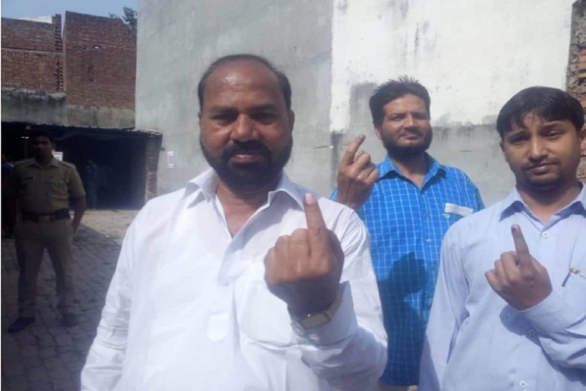 Lok Sabha Elections 2019, voted of many leaders in West UP including Sangeet Som