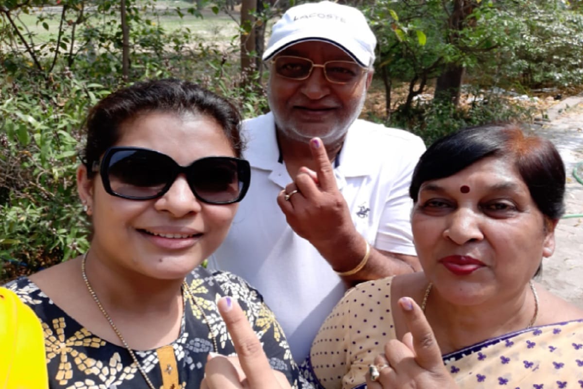 Lok Sabha Elections 2019, Voted of youth and women in western UP and see photos