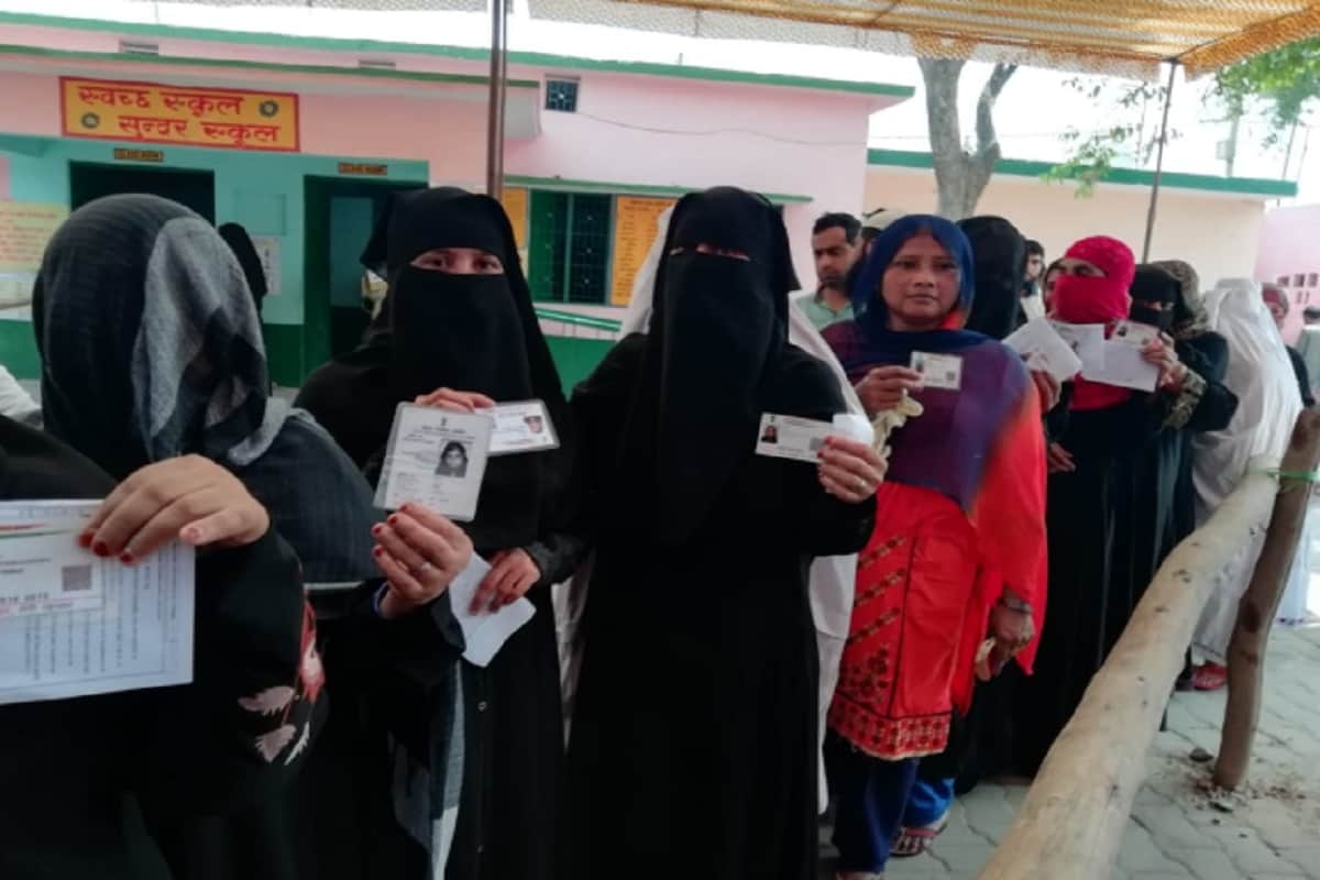 Lok Sabha Elections 2019, Voted of youth and women in western UP and see photos
