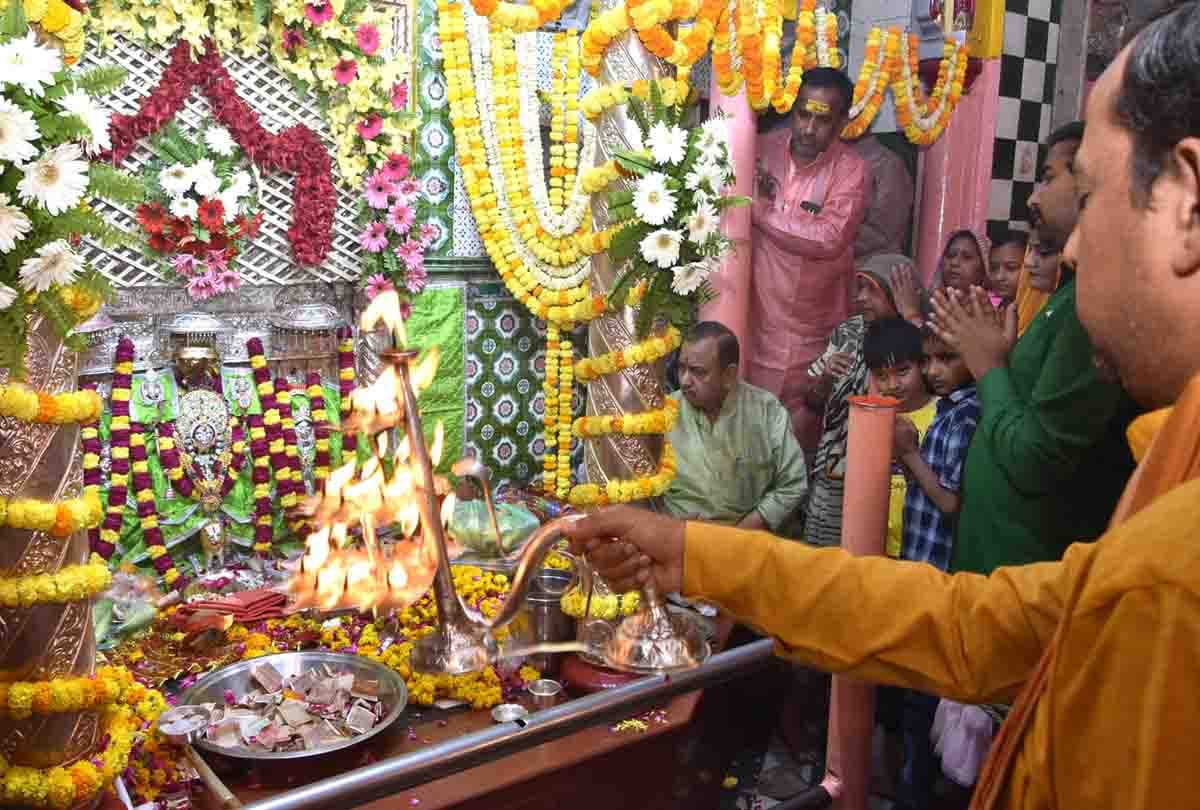 Devotees of Lalita, Kalyani, Aloopi