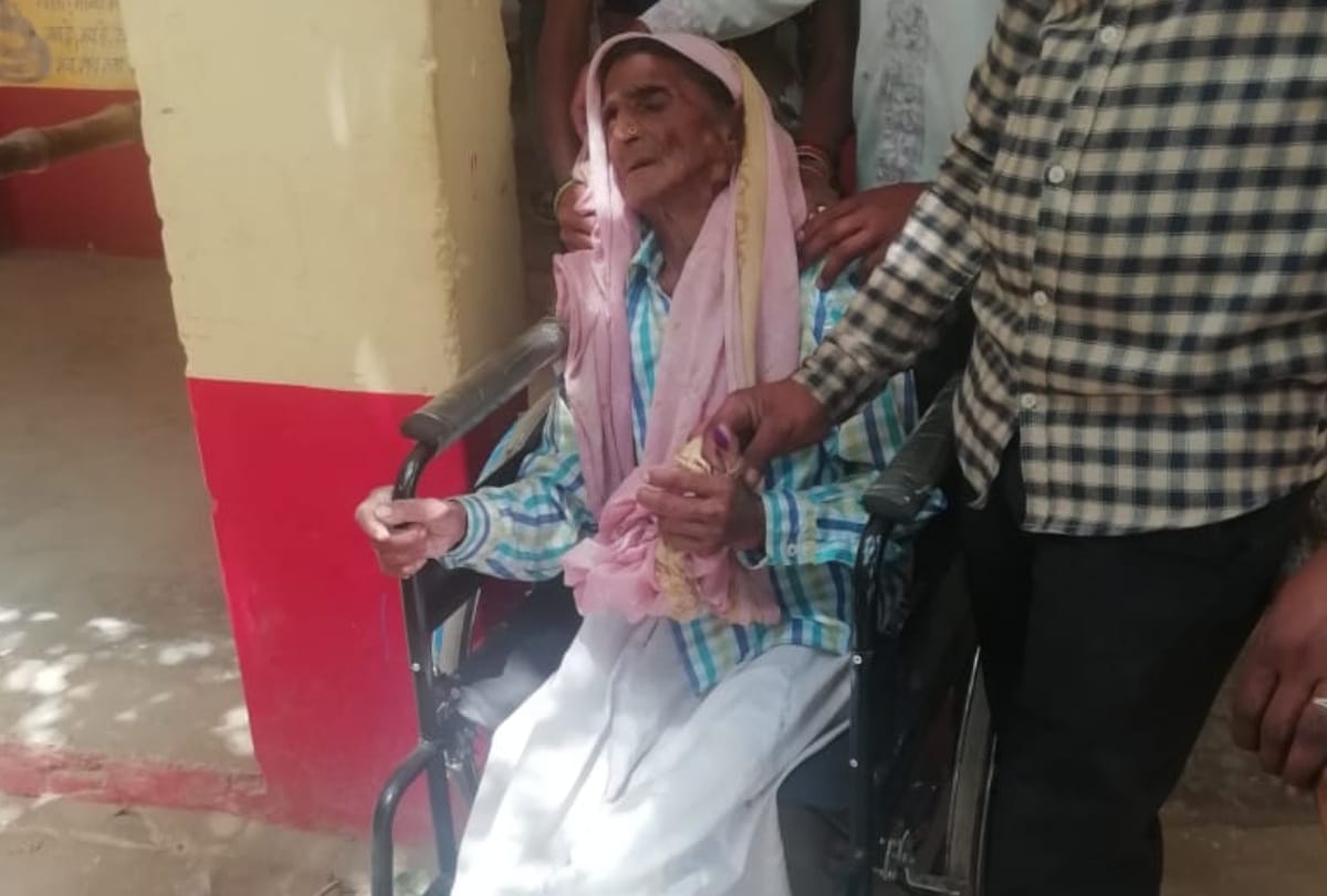 lok sabha elections 2019 photos of senior citizens casting votes one is 107 year old