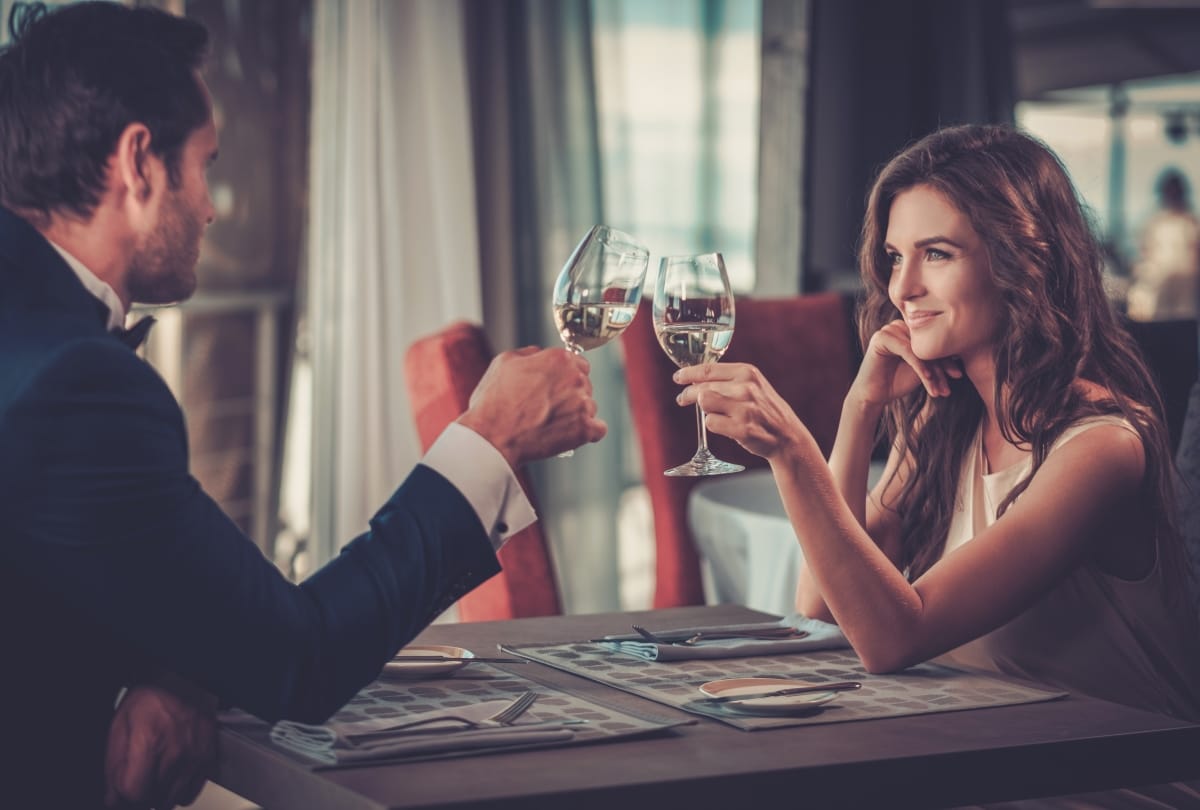 5 zodiac signs husbands are most romantic