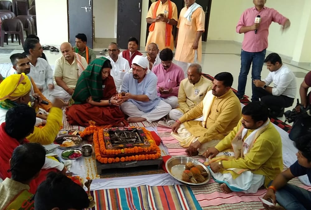 Pics of smriti irani nomination in amethi.