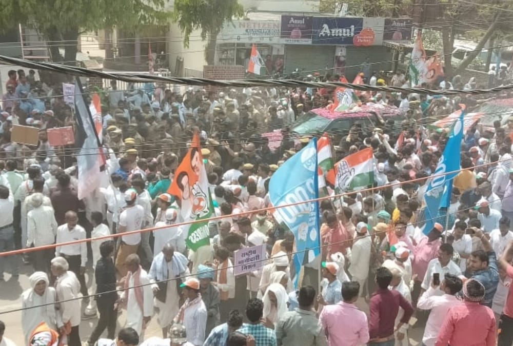 Sonia Gandhi files nomination in Raebareli see the pics.