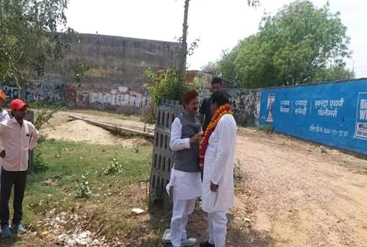 viral pictures of bsp leader and bjp candidate lok sabhe elections 2019