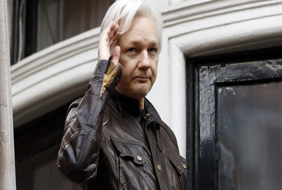 UK court defers ruling on Assange extradition appeal