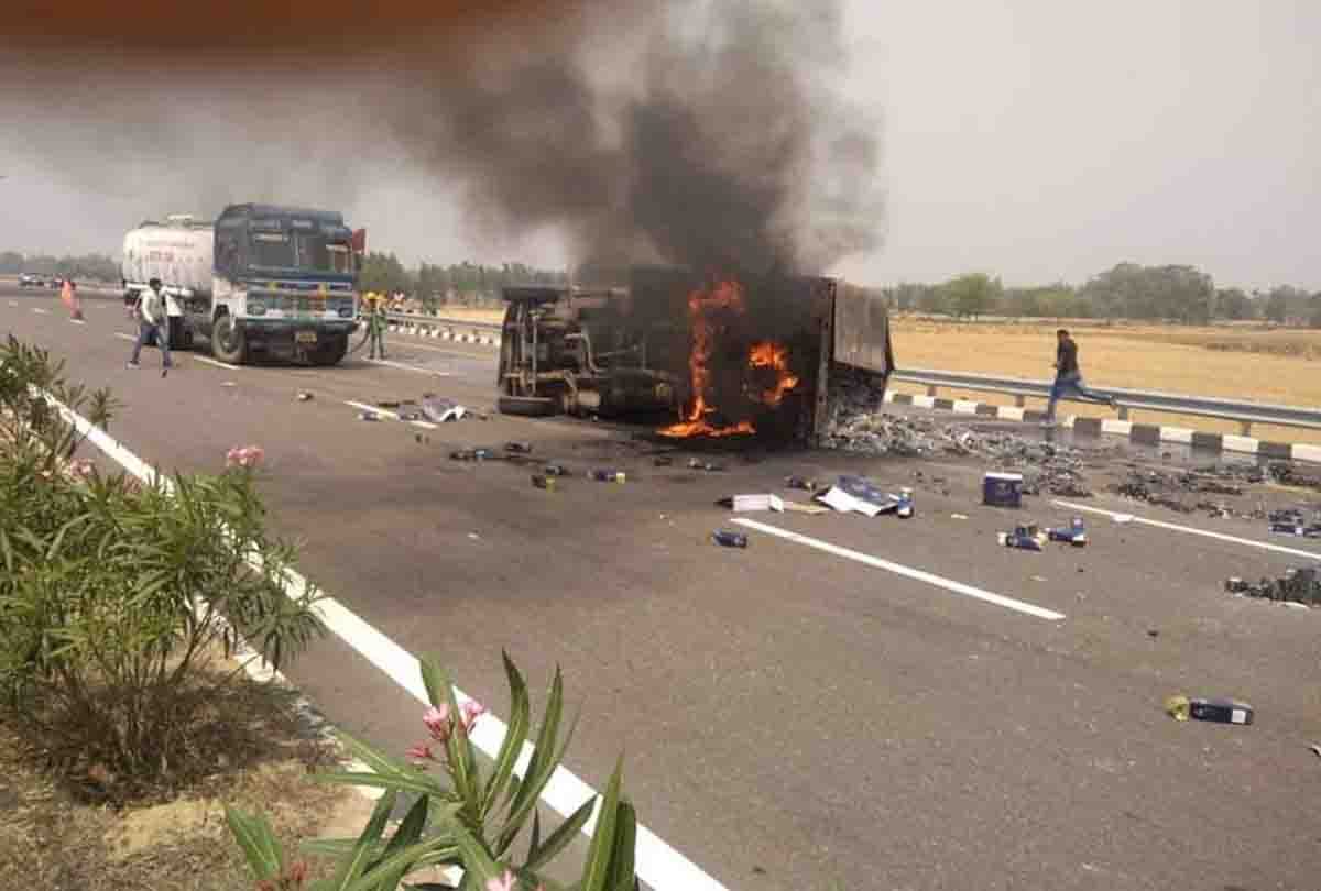 agra lucknow expressway truck accident