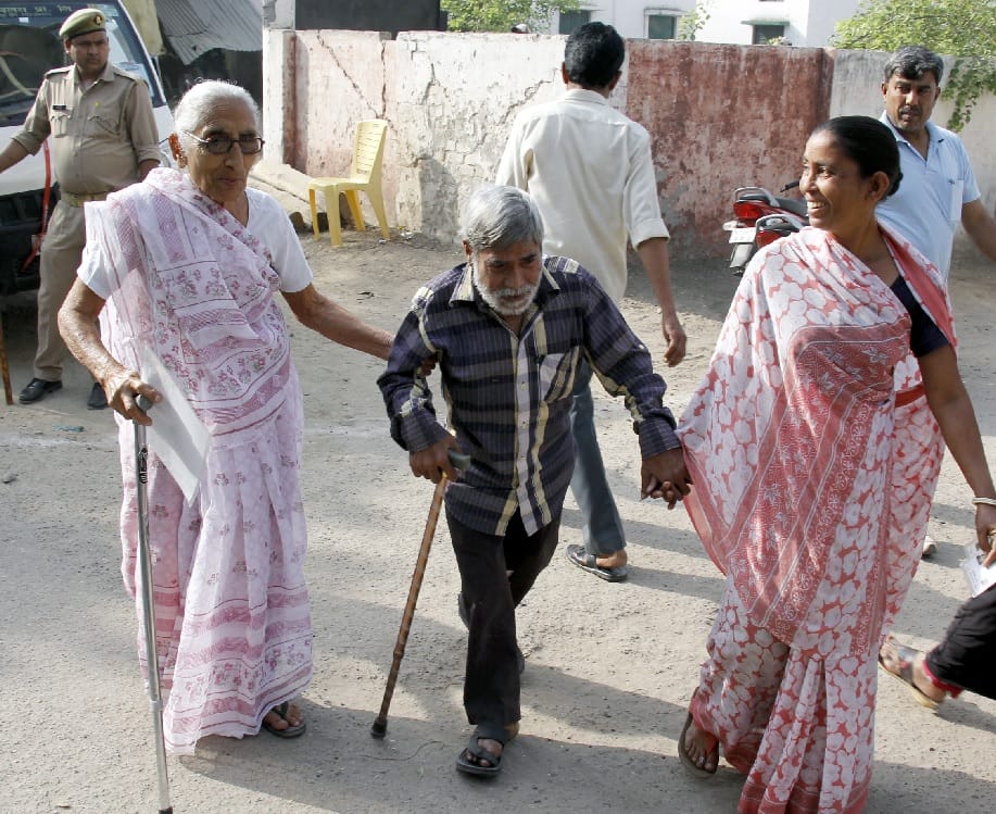 Problems with the elderly due to lack of lighting system