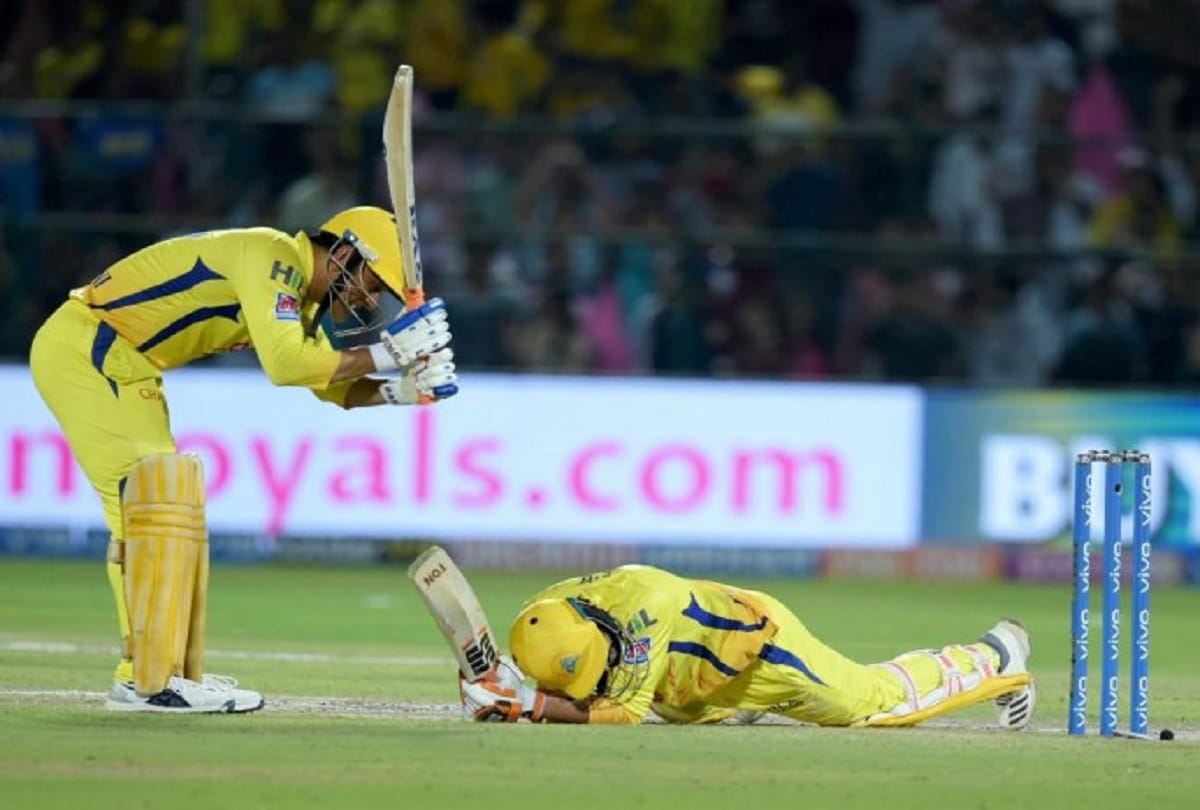 IPL 2019 CSK and RR Dhoni hits jadeja with bat