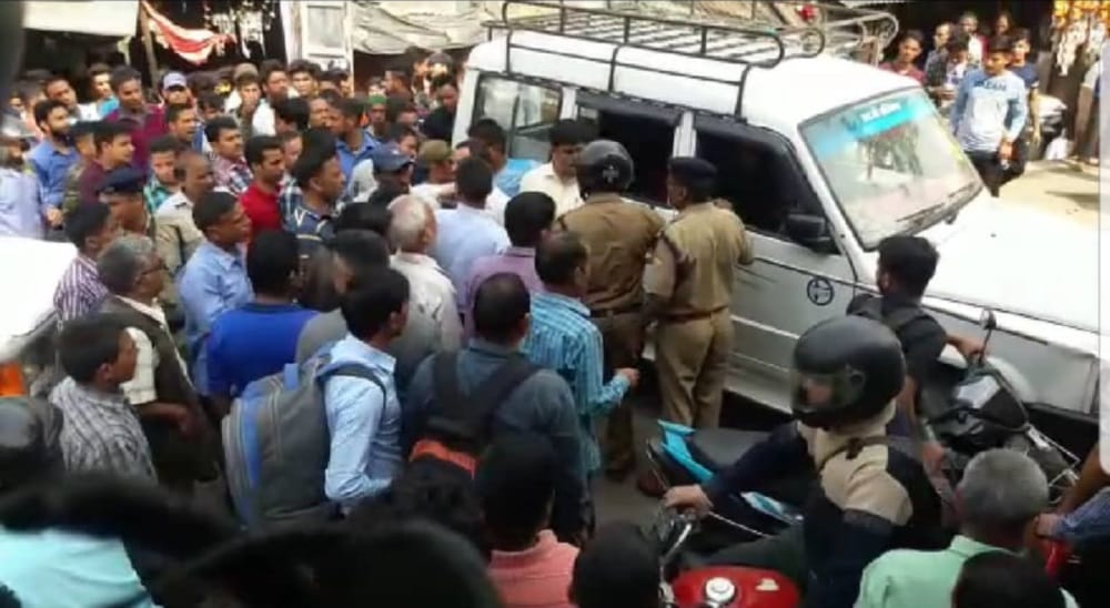 police sub inspector slap taxi driver in uttarakhand
