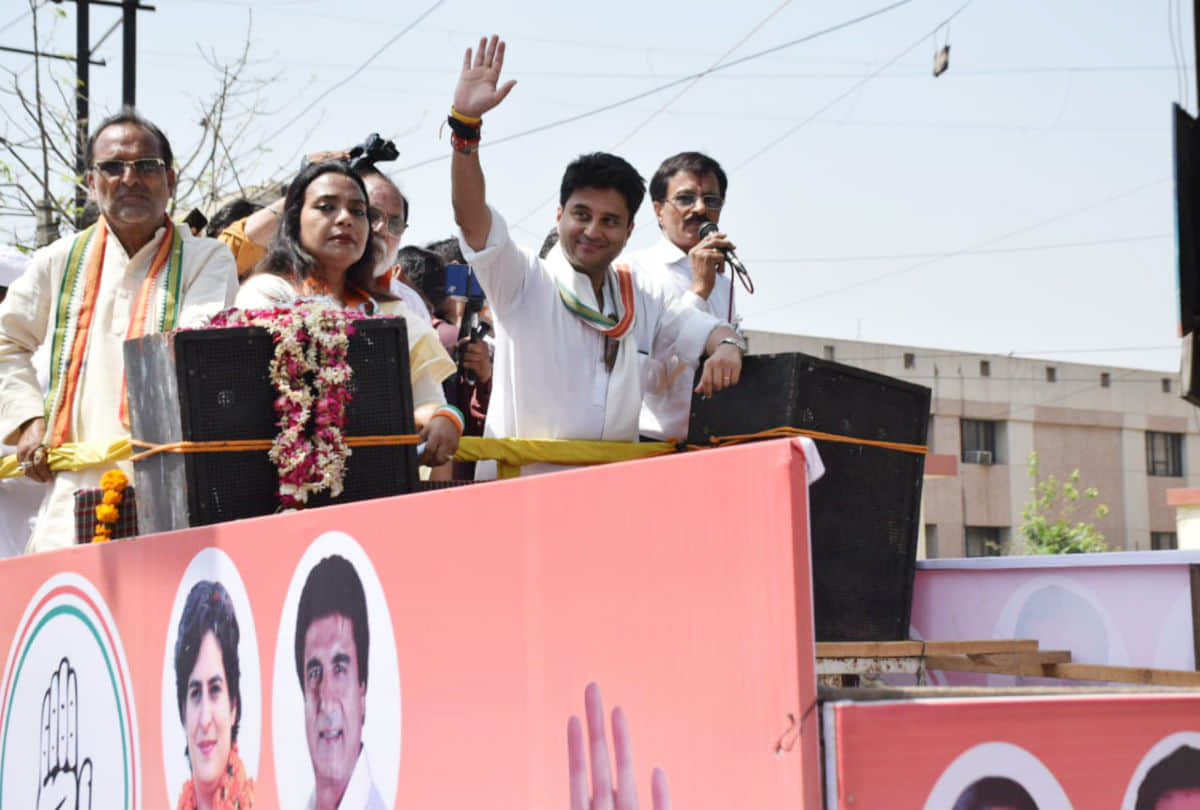 jyotiraditya scindia road shows in Agra and Mathura
