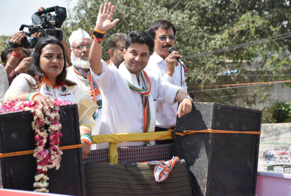 jyotiraditya scindia road shows in Agra and Mathura