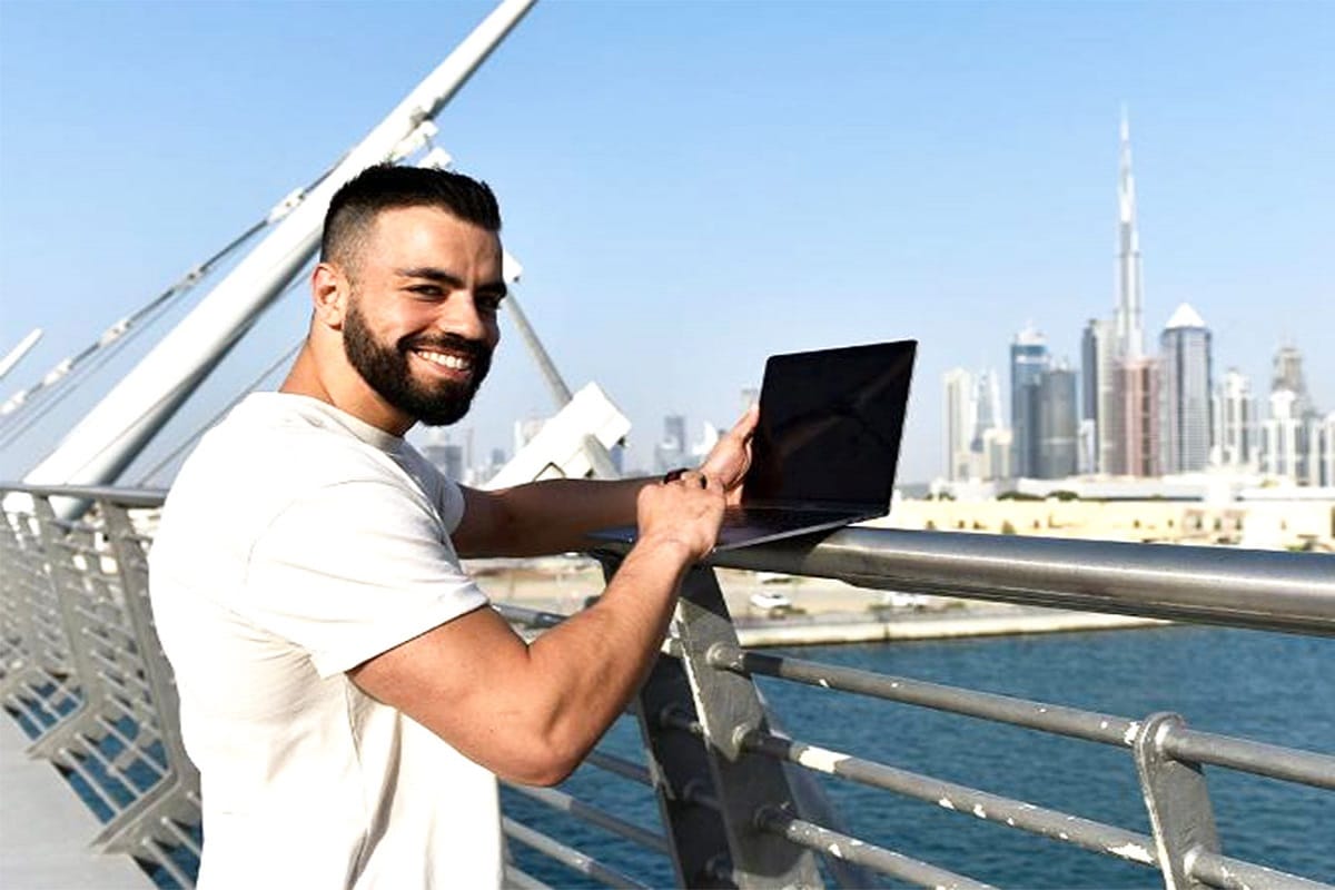 earn 35 lakh rupeees by working for this millionaire