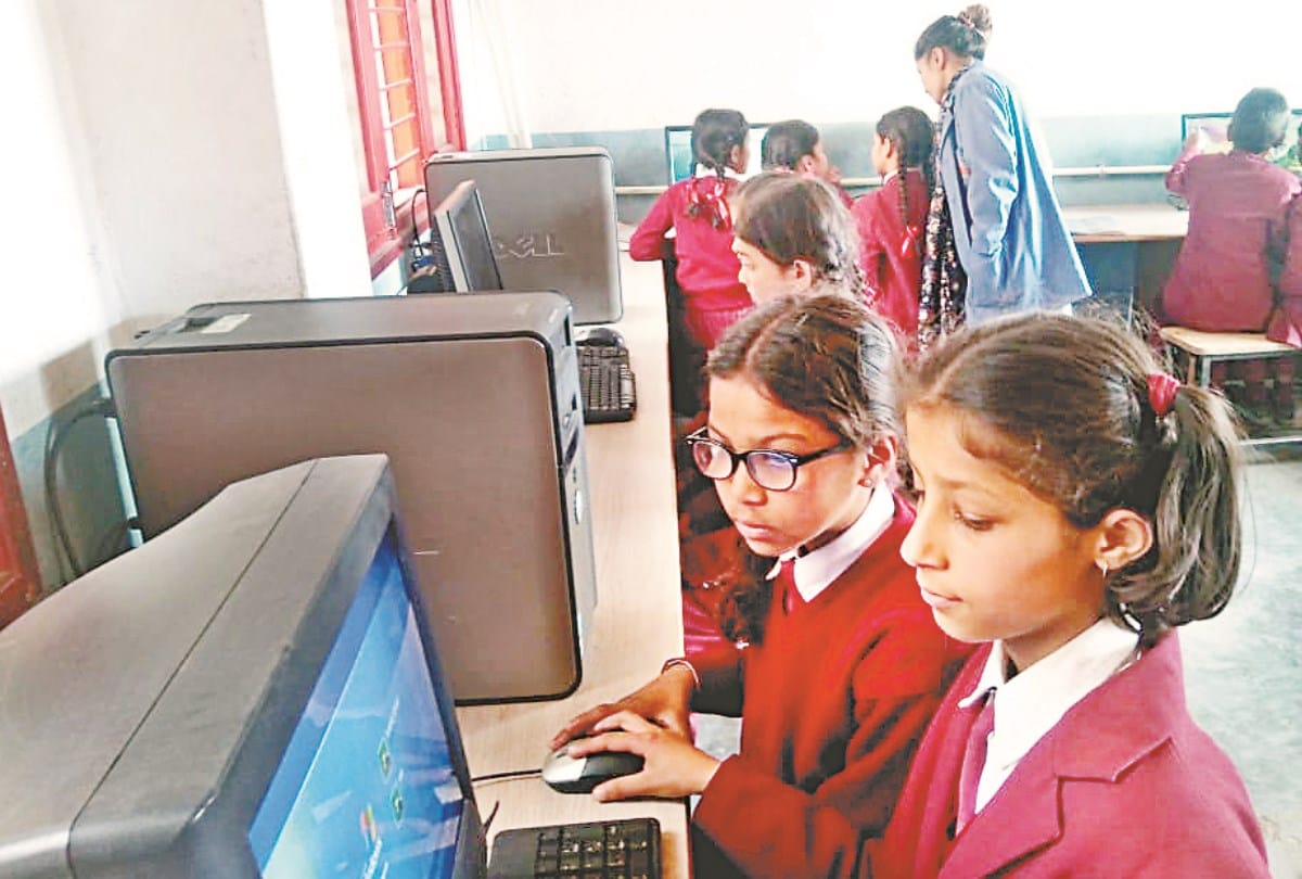 निजी स्कूलों में नहीं लूटने की जरूरत