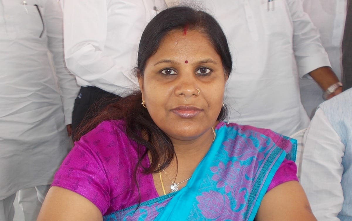 Chandauli News Former MLA Ruby Prasad troubles increased SC ST commission found caste certificate fake