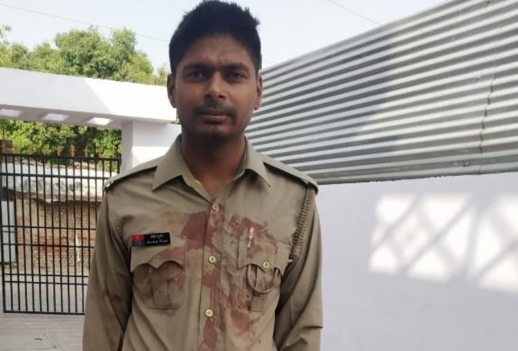 sipahi sandeep saved a man in lucknow