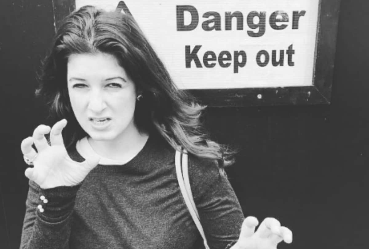 twinkle khanna makes fun on arvind kejriwal look