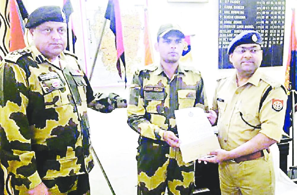 bsf ke javaano ko samaanit kiya