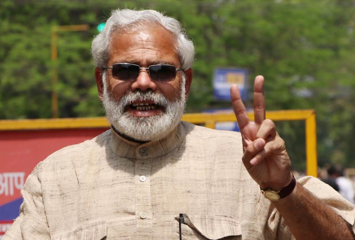 PM Modi's look alike abhinandan pathak will contest from varanasi and lucknow.