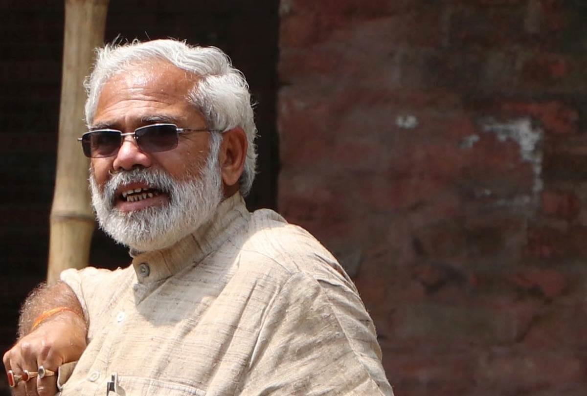 PM Modi's look alike abhinandan pathak will contest from varanasi and lucknow.