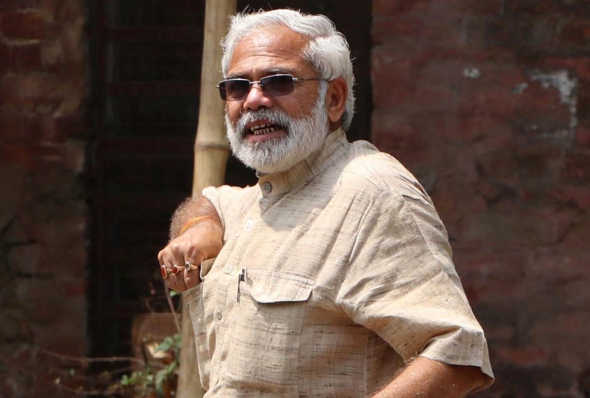 PM Modi's look alike abhinandan pathak will contest from varanasi and lucknow.