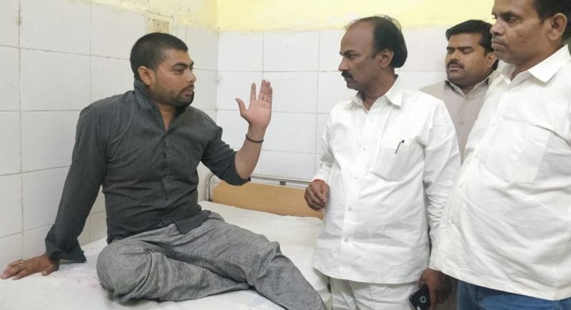 गांव में सभा कराने पर भाजपा कार्यकर्ता पर झोंका फायर