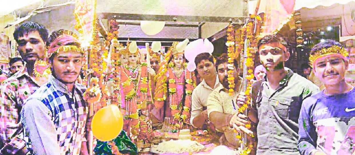 kairaana me nikaali shobhayaatra
