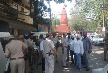 delhi clash between security forces and locals after mcd officials reach mayapuri seal 850 factory