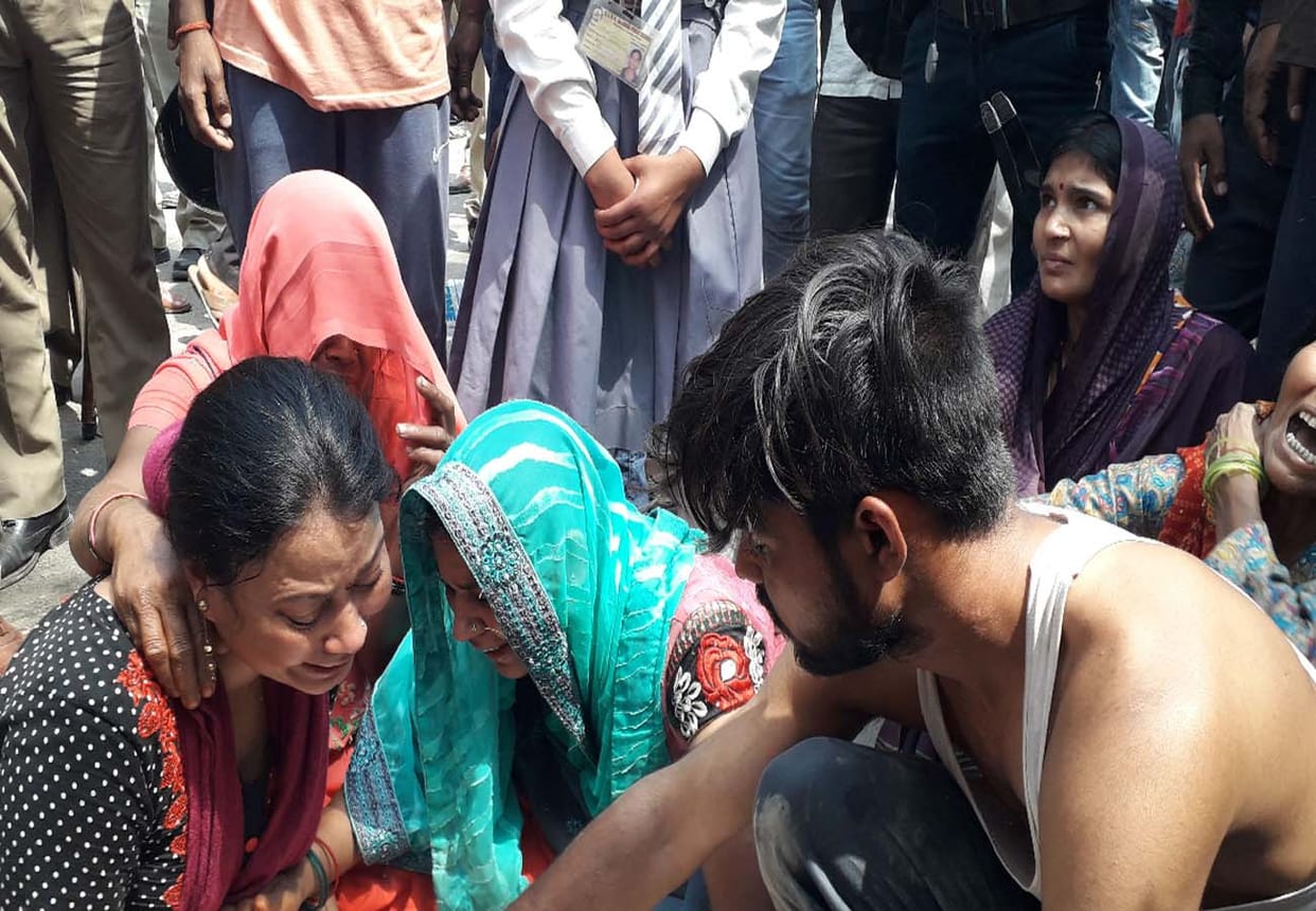 two student died in road accident in ghatampur