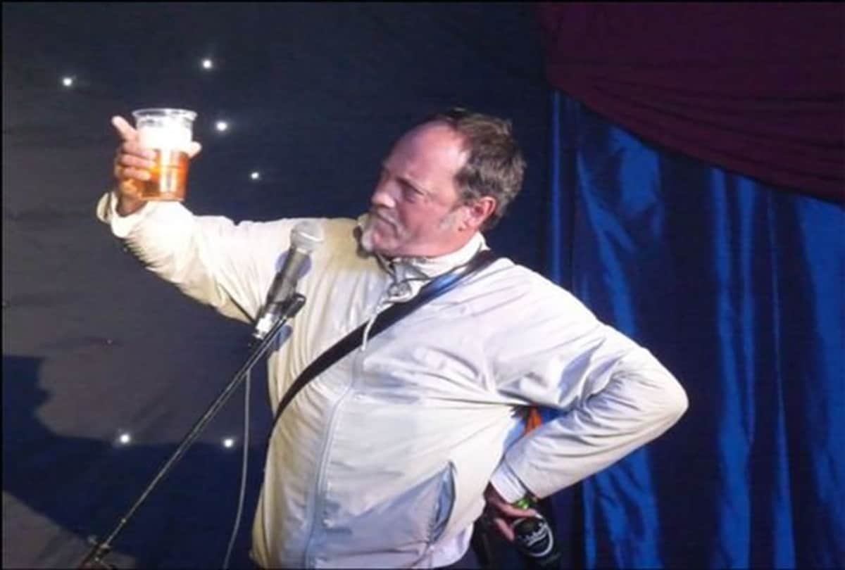 Comedian Ian Cognito dead onstage during show