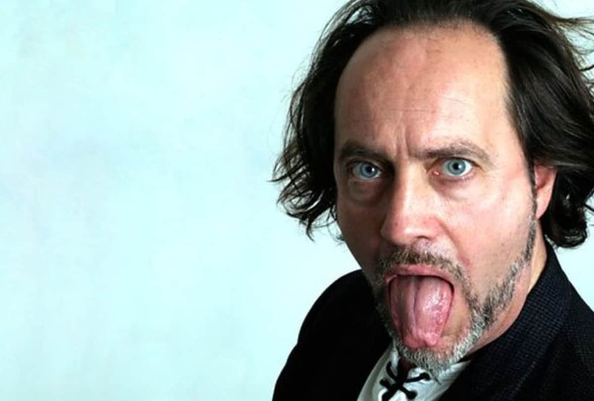 Comedian Ian Cognito dead onstage during show
