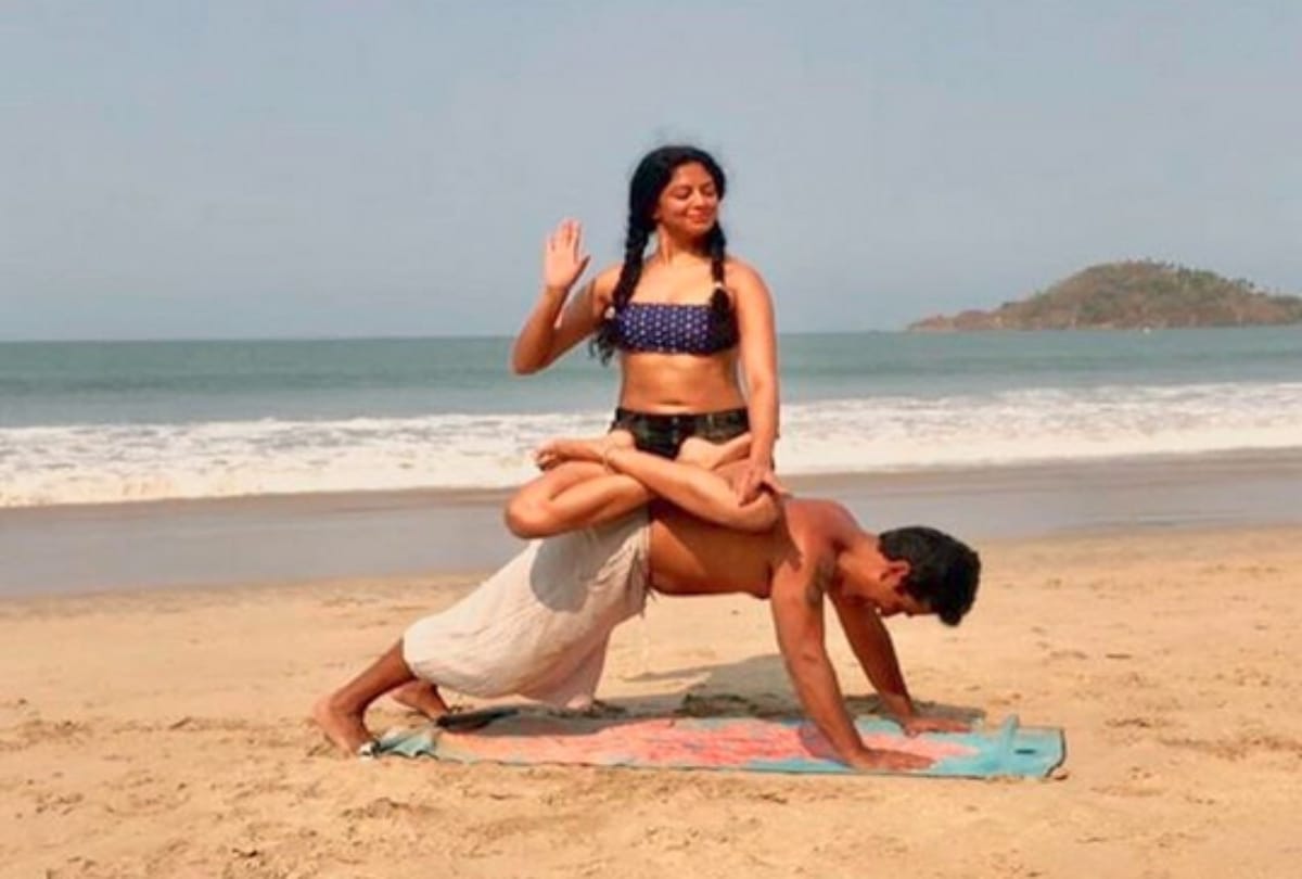Kavita Kaushik and her husband yoga pictures trending on social media