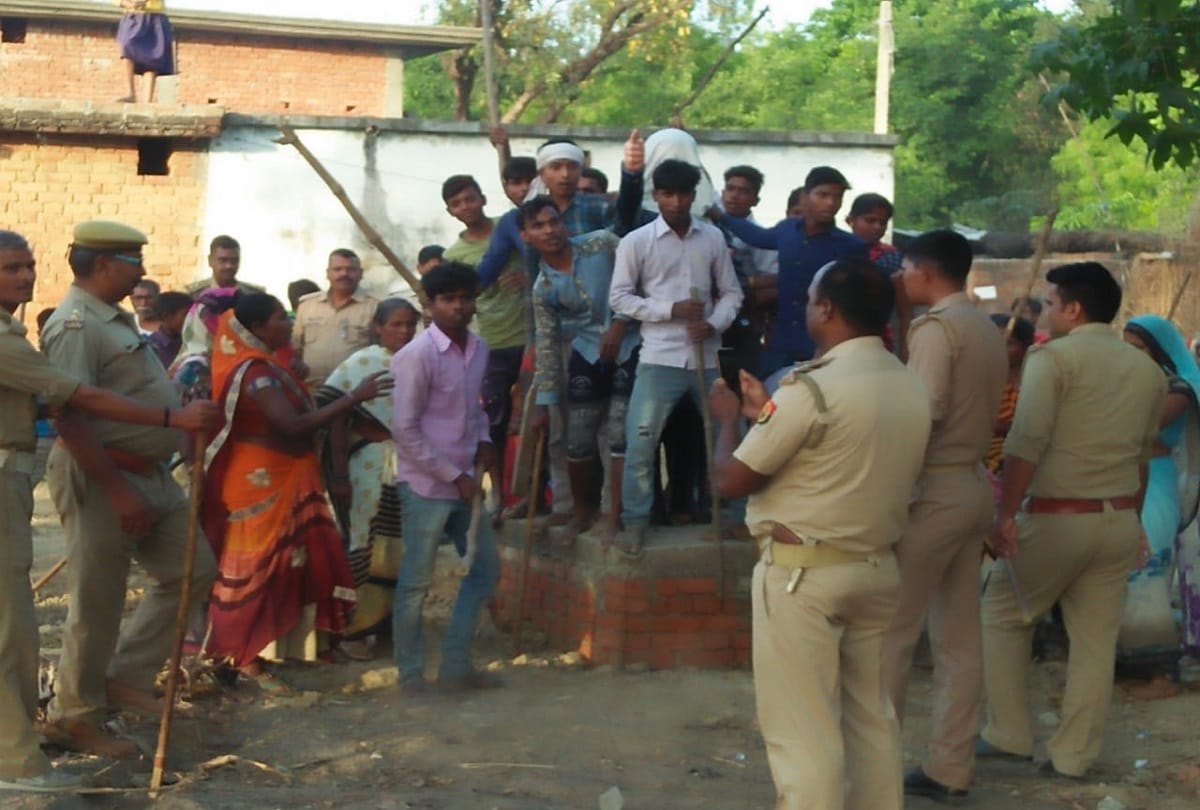 Clash between villagers and police during Moved Ambedkar statue at Azamgarh