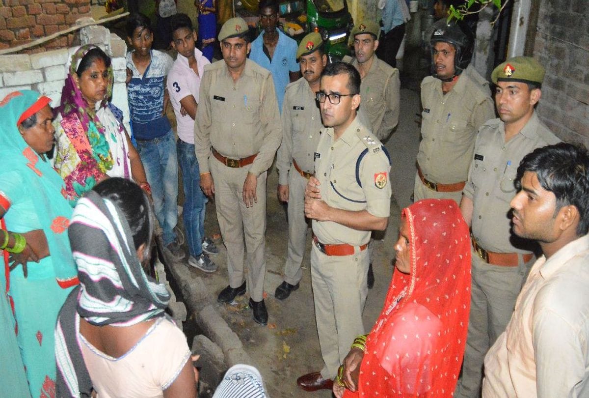 man die after throat slit in agra
