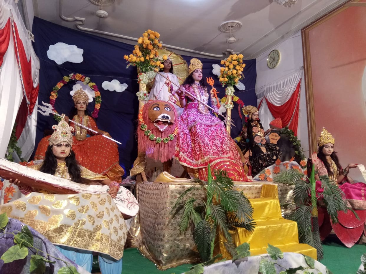 श्रद्धालुओं ने भक्तिभाव से किया महागौरी का पूजन