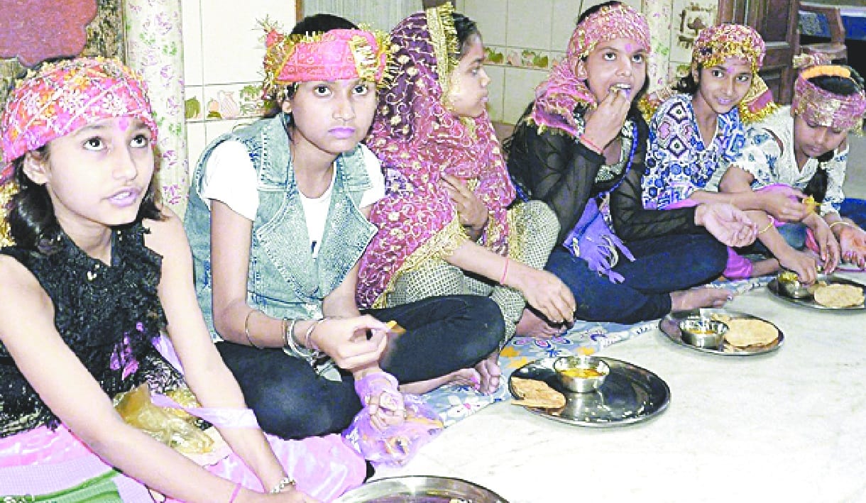 gharo me pooja ka rkanyaao ko jimaaya