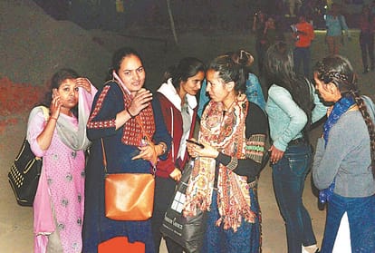 आरकेएमवी में कम पड़ गए प्रश्न ढाई घंटे देरी से शुरू हुई परीक्षा