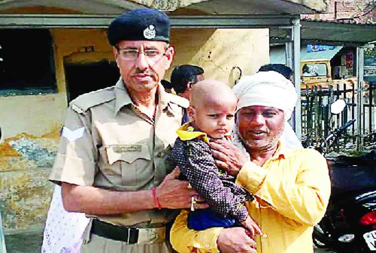 rpf found 2 years kid on railway station