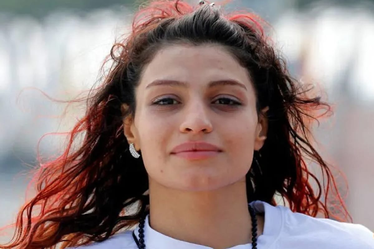 Sadaf Khadem becomes first Iranian woman boxer