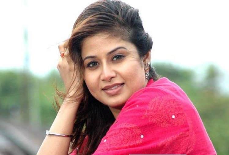 actress sangeetha krish alleges her mother exploiting