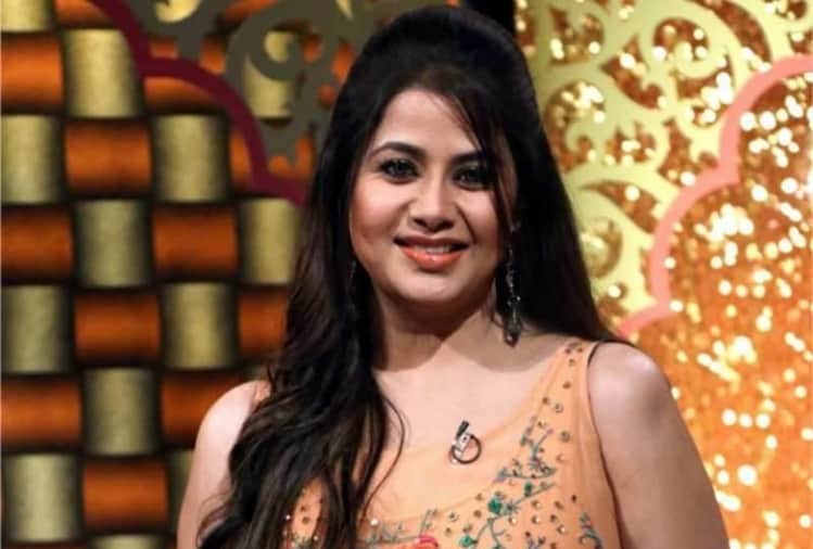 actress sangeetha krish alleges her mother exploiting