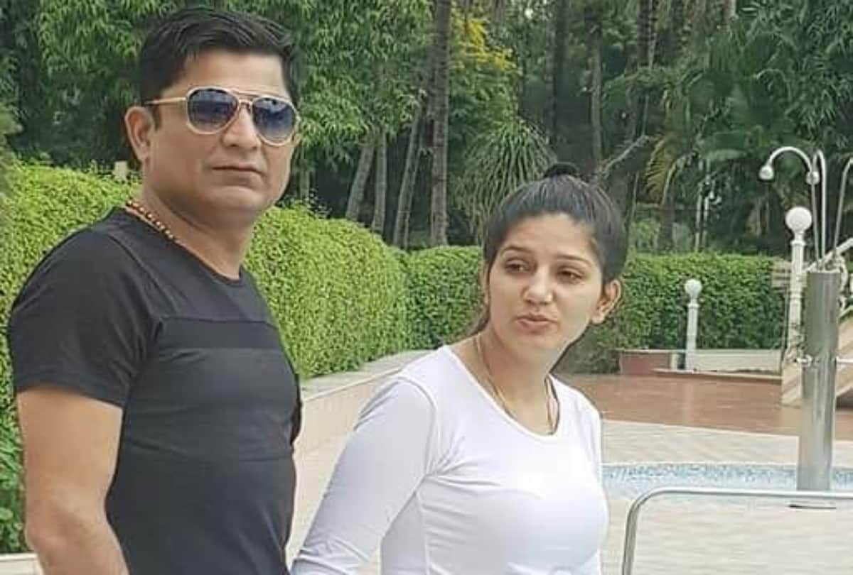 know about famous dancer Sapna Chaudhary program manager Pawan Chawla