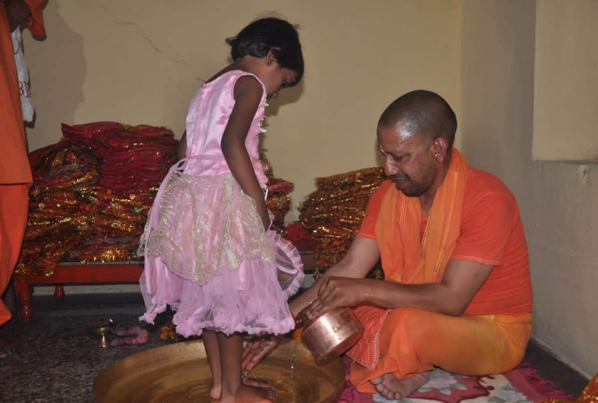 UP CM Yogi Adityanath Lifestyle Know All About Life Related Things Full Details News in Hindi