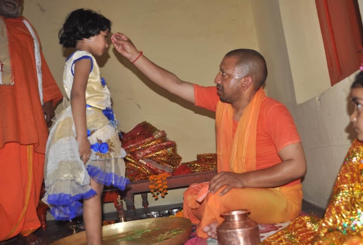 CM Yogi Adityanath performed Mahanisha Puja in Shaktipeeth of Gorakhnath temple